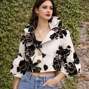VINTAGE CACHE Black and White Cropped Floral Statement Jacket, S